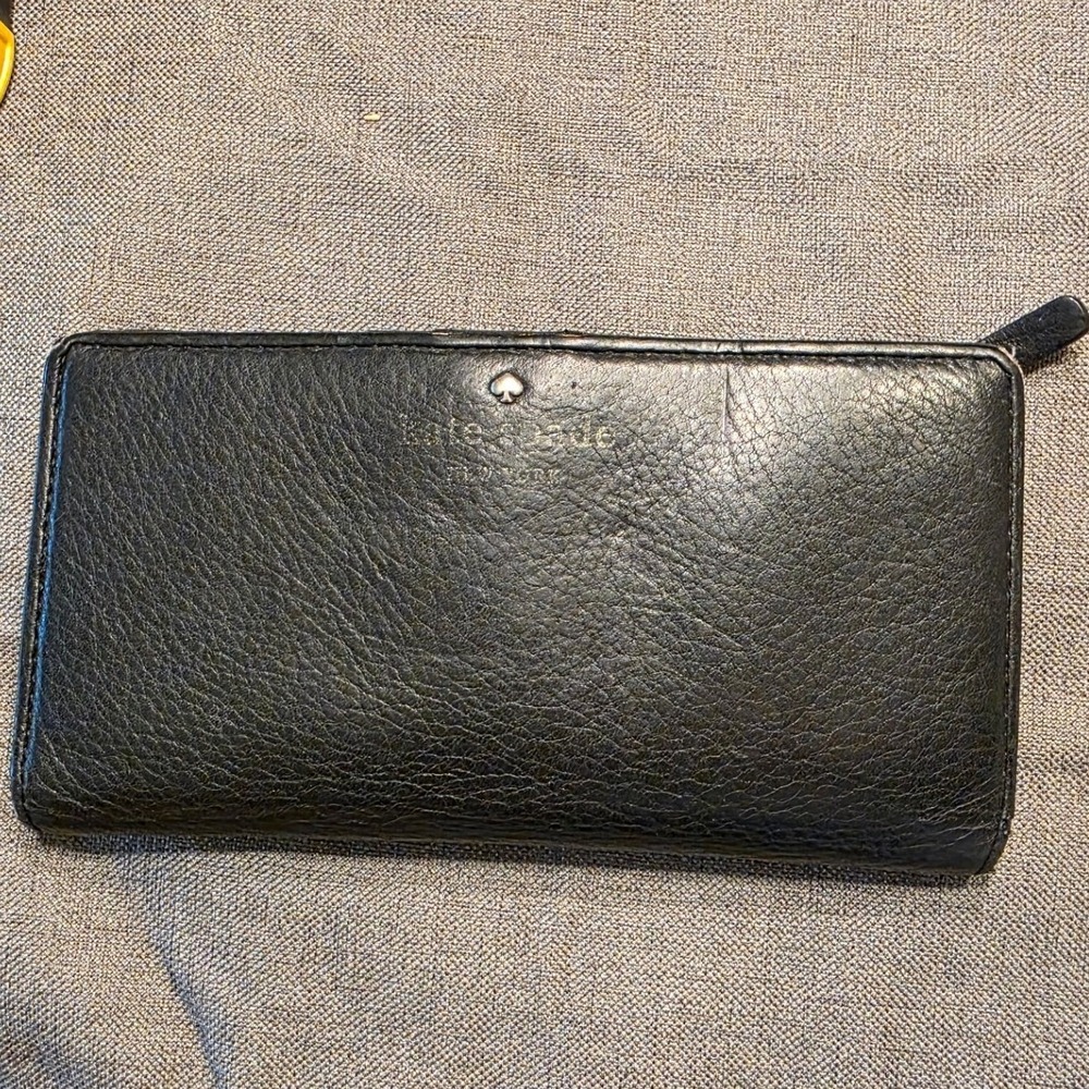 Kate Spade Bifold Wallet OS Black Pebbled Leather Slim Striped Lining